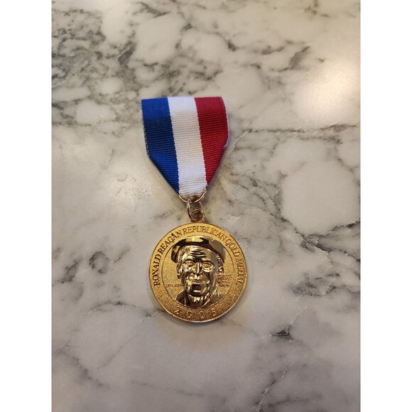 Ronald Reagan Republican Gold Tone Medal With Red/White/Blue Ribbon - Picture 1 of 4